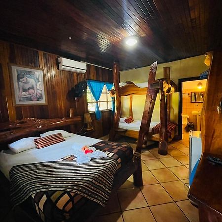 Hotel La Isla Inn Puerto Viejo de Talamanca 외부 사진