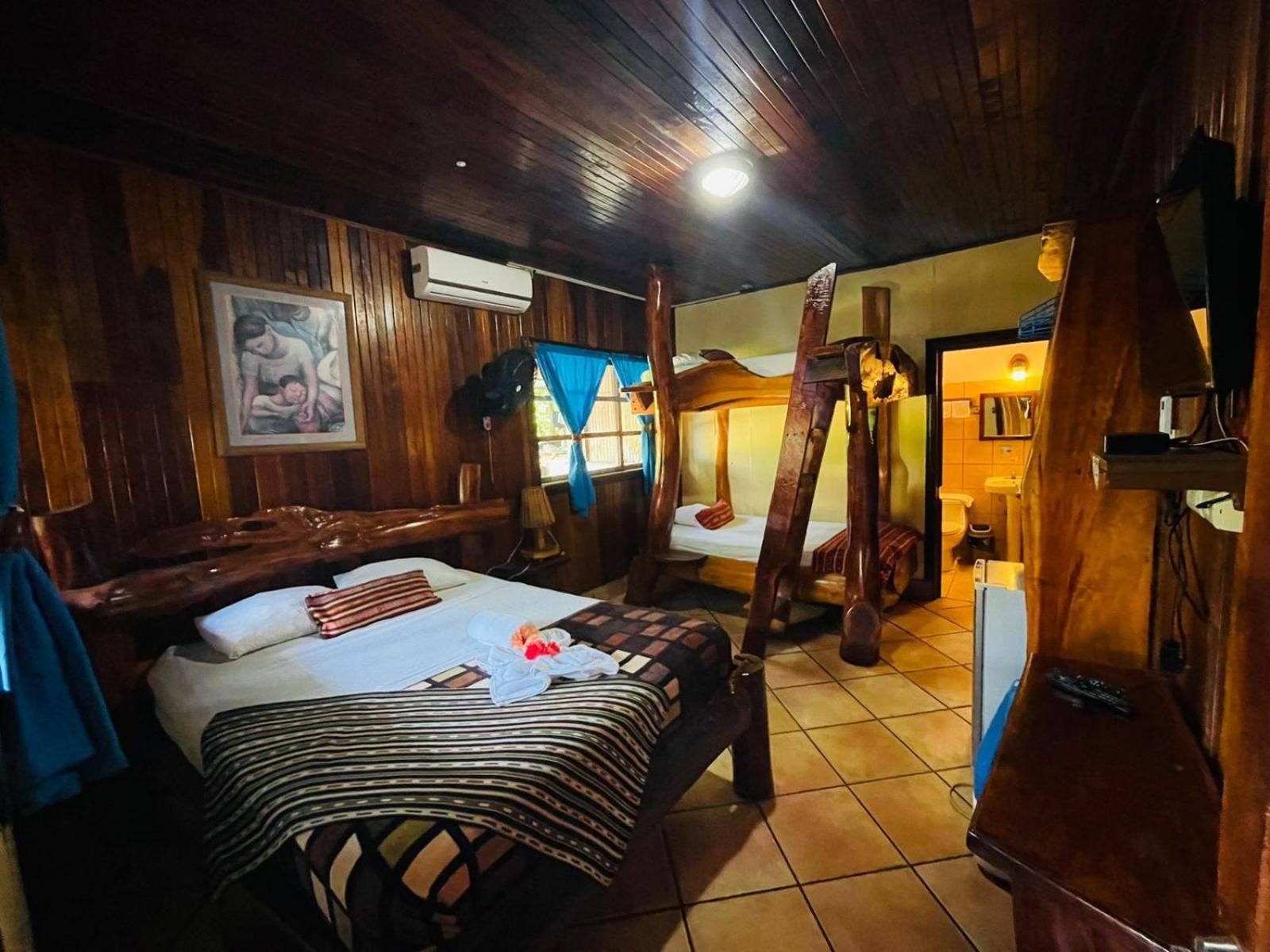 Hotel La Isla Inn Puerto Viejo de Talamanca 외부 사진